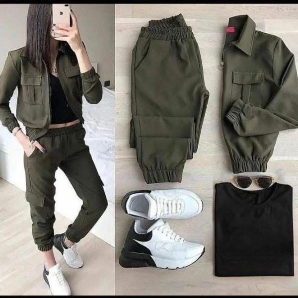 Women tracksuit